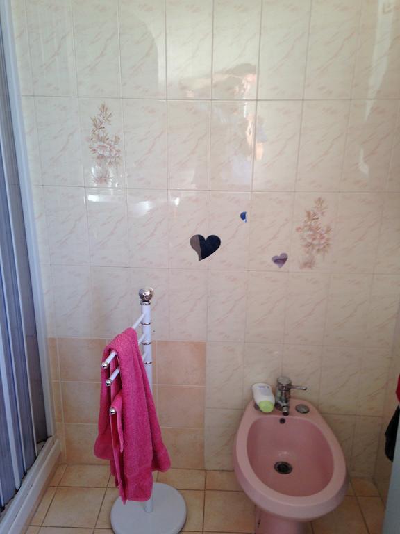 B&B Cagliari Ariosto Κάλιαρι Δωμάτιο φωτογραφία